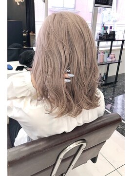 リア 大阪梅田(Ria) ~ハイ透明感×ミルクティーグレージュ~【Ria 大阪 梅田】