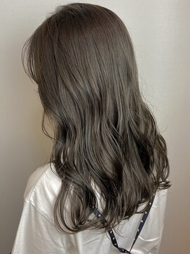 キュオンシア(CUEON. ciea) くすみカラー×ピスタチオグレージュ