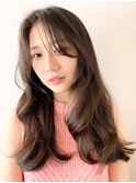 顔周りのレイヤーが可愛い♪ロングスタイル