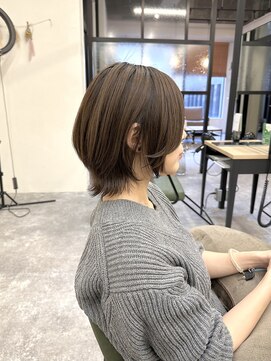 トリニティ 本厚木(trinity) 大人ショートウルフシースルーバング本厚木