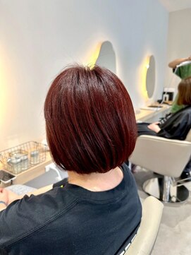 ルーチェココ ブラン(Lu'ce coco blanc) くびれヘアチェリーレッドの艶ボブ