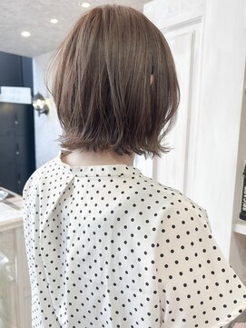 キャアリー(Caary) 福山市美容室Caary柔らか透明感ベージュカラー切りっぱなしボブ