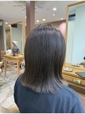 オリーブグレージュ