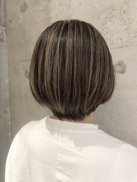 プラスシー(+C) 地毛にハイライトで立体感ショートヘア!福岡ハイライト