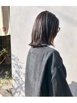 カプロ キャトル(Capullo de Quatre) 黒髪ボブ