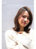 ナチュラルアッシュのミディアムスタイル