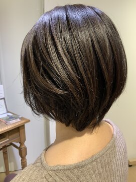 ユーネリー(U-NERY) ショートボブ