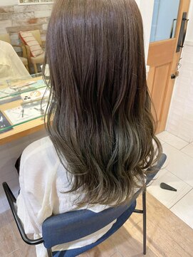 ネオリーブ チロル 横浜西口店(Neolive CiroL.) オリーブカラー　韓国ヘアー