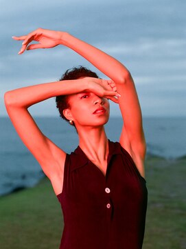 エウペ 渋谷(WEUPE) 斜めバング/グレージュカラー/デザインカラー/シルキーベージュ