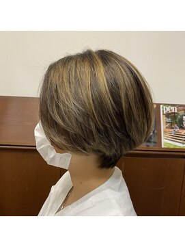 シキ(C key) 丸みショート+ハイライト