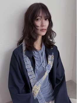 サロン独自の施術工程で髪への負担がかからず、扱いやすいパーマスタイルに。