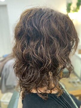 ビィーワンイースト(Be 1 EAST) ミディアムパーマ