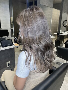 アミ(Ammi) ◆ハイライト/ケアブリーチ/イルミナカラー/学割