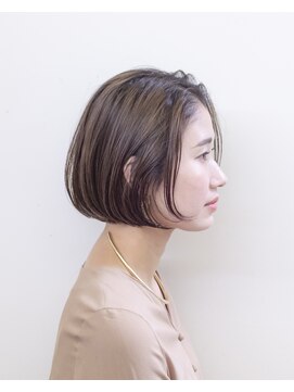 エルレ(Elure) ミニボブ#センターパート#ブリーチなしカラー#アッシュベージュ