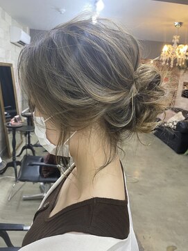 プラグ ヘアーデザイン 大名店(PLUG hair design) ゆるめのシニョン