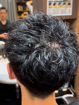 刈り上げスパイキーショート