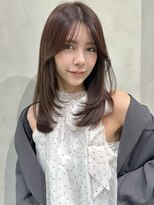 ナナローネス 渋谷(nana loness) レイヤーカット ミディアムレイヤー くすみベージュ 艶カラー