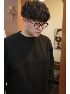 エディ(Edy) メンズパーマ波巻きスパイラルパーマ刈り上げマッシュ眉毛カット