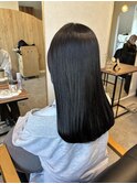 ナチュラルな黒髪ストレート