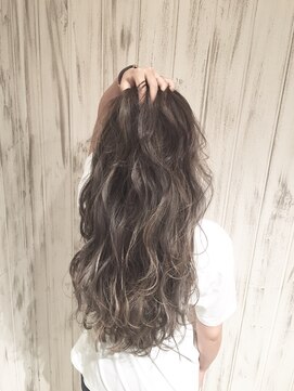 フェニーチェ オン ザ ビーチ(FENICE on the beach) 外国人風ハイライト