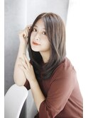 ナチュラルレイヤーストレートスタイル