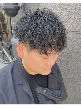 フリーク バーバーショップ 都島店(FREAK BARBER SHOP) 黒髪ツーブロックマッシュ縦落ちツイストスパイラルパーマ