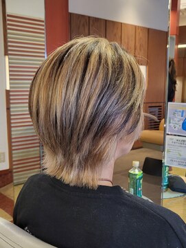 メリーボブ(merry bob) ショートウルフ ミルクティーベージュ＋ローライト