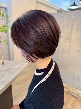 ヴィサージュバスク(VISAGE ba.s.k) 大人かわいいショートボブ