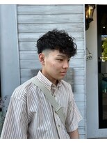 エディ(Edy)&nbsp;スペインカールスキンフェード外国人風メンズパーマ眉毛カット