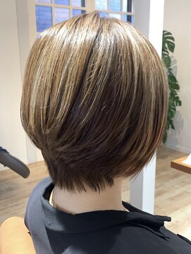 ワルツ(Waltz) メリハリショート/イメチェン/似合わせカット/フルバング