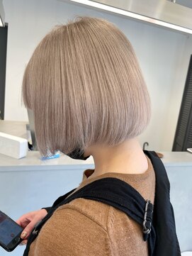 ルーブ トウキョウ(Loob. TOKYO) ハイトーンベージュ.韓国風ボブ(髪質改善、池袋ブリーチカラー)
