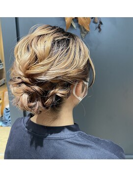 トリニティ(trinity) 結婚式・パーティー・デート・ヘアアレンジ【豊見城・南風原】
