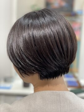 スナリー(Snaly) 逆毛ショート/マッシュスタイル/暗髪/艶ベージュ