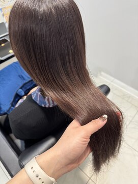 イルミ(iLUMi) iLUMi　×　ベージュカラー