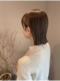 透明感ベージュカラー/パッツン切りっぱなしボブ