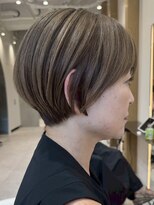 ソワネ 表参道(soigne) 青山白髪ぼかしハイライトアッシュグレー丸みショートボブ40代