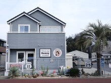 お店外観☆ヤシの木が目印！