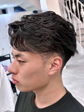 アノ(Ano.) 大分ニュアンスパーマセンターパートフェザーパーマ毛流れパーマ