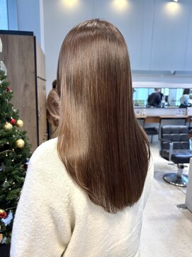 クリームブラウンカラー