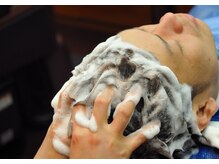 ケースタイルヘアスタジオ  虎ノ門店(K-STYLE HAIR STUDIO)の雰囲気（毛穴の汚れ、臭い、頭皮ケアのできるヘッドスパ8種類あります。）