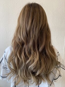 リッシュフォーヘアーデザイン(Lish for hair design)の写真/初めてのデザインカラーでもなりたいヘアカラーが決まっていなくてもカウンセリングでしっかりアドバイス☆