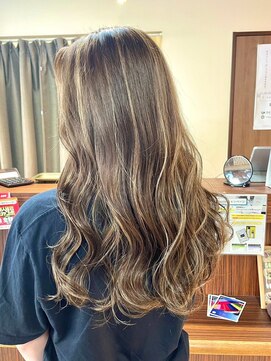 ブリッツバイレボ 船橋(BLITZ by REVO) ナチュラルレイヤー/エアリーロング/美髪/グレージュカラー/船橋