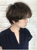 ショートボブエアリーパーマオリーブグレージュカラー黒髪艶感