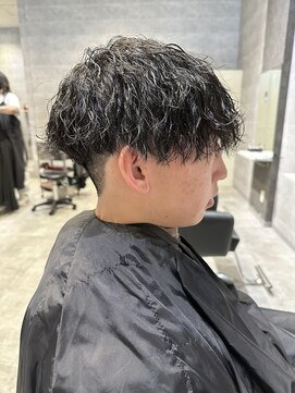 アミ(Ammi) ◆メンズヘア/マッシュ/センターパート/ウルフ/ツーブロック