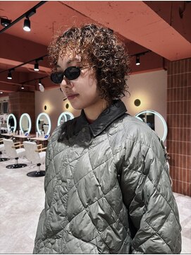 ヘアーアンドメイク ビス(HAIR&MAKE bis) アフロパーマ ハードパーマ【kotomi】