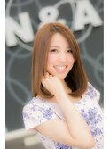 大人ガーリー×キャメルベージュ×鎖骨ミディアム