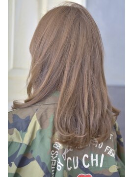 ボコカ(bococa) アッシュベージュ×内巻きストレート