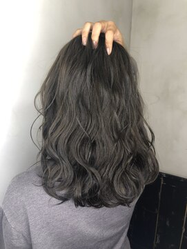 オースト ヘアー ステラ 新宿店(Aust hair Stella) ルーズウェーブセミロング×グレージュ【YAMA】