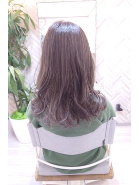 ラルリーブル(Lall Libre) ミディアムレイヤースタイル