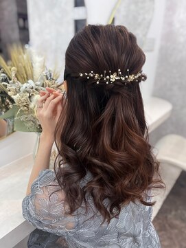 ラビス(Lovis) 黒髪カタログ/ネビージュ/小顔に見せるヘア